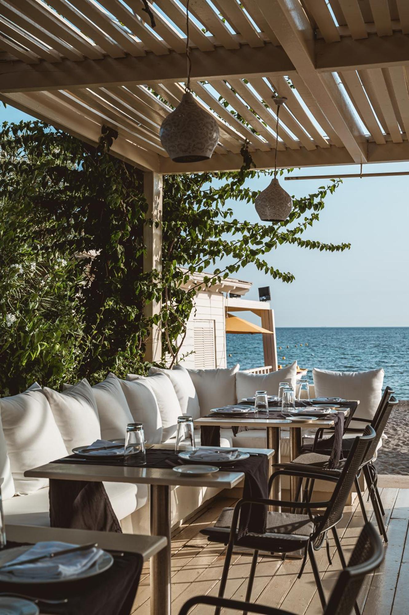 Plaza Resort Anavyssos Exterior photo
